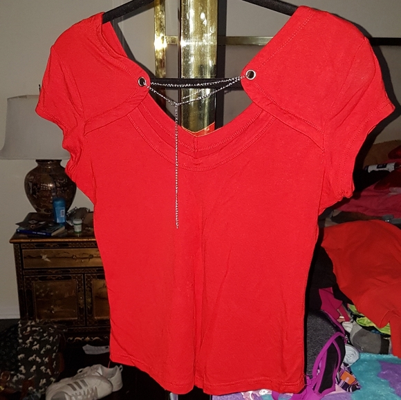 Red T-shirt - Picture 2 of 3